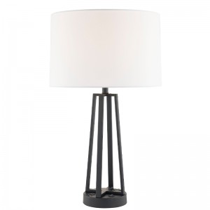 Dark Bronze Nightsand Light με ένα/off rocker switch, ένα βολικό κατάστημα και ένα λιμάνι φόρτισης USB στο δωμάτιο του ξενοδοχείου