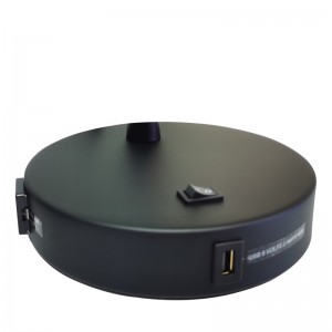 Matte Black Desk Light με ένα/off rocker switch, ένα βολικό κατάστημα και ένα λιμάνι φόρτισης USB στο δωμάτιο του ξενοδοχείου