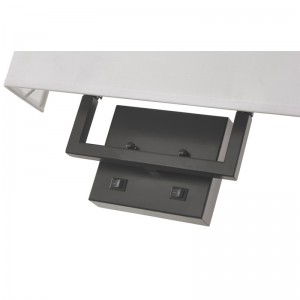 Hampton Inn Hotel μισό ορθογώνιο λάμπα τοίχου με ματ μαύρο φινίρισμα, δύο σε/off rocker διακόπτες στο δωμάτιο του ξενοδοχείου