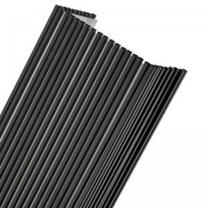 Hampton Inn Hotel Metal Wall Sconce με ματ μαύρο φινίρισμα και ακρυλικό διαχύτη μέσα στο ξενοδοχείο τυπικούς διαδρόμους δαπέδου