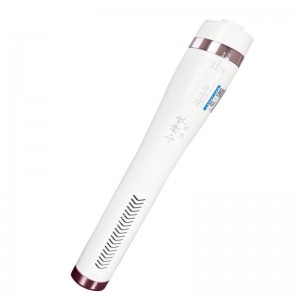 η πηγή της χώρας μικρός θεός φυσάει το όργανο φυσιοθεραπείας,