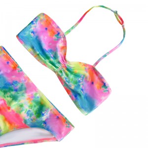 Παιδιά μαγιό με το λαιμό και το χρώμα της κλίσης