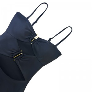 Στερεό χρώμα Hollowed Out S-Buckle Strap Swimsuit