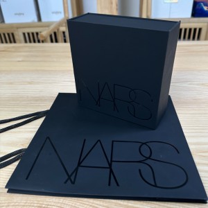 Μαύρο αναδιπλούμενο κουτί Luxe & Σετ Τσάντα