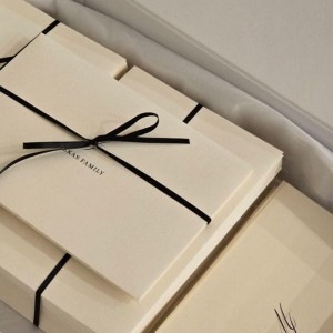 Πολυτελές μινιμαλιστικό τρίγωνο tote