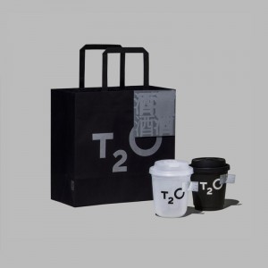 Ζωντανή πολυτελή τσάντα δώρου χαρτιού