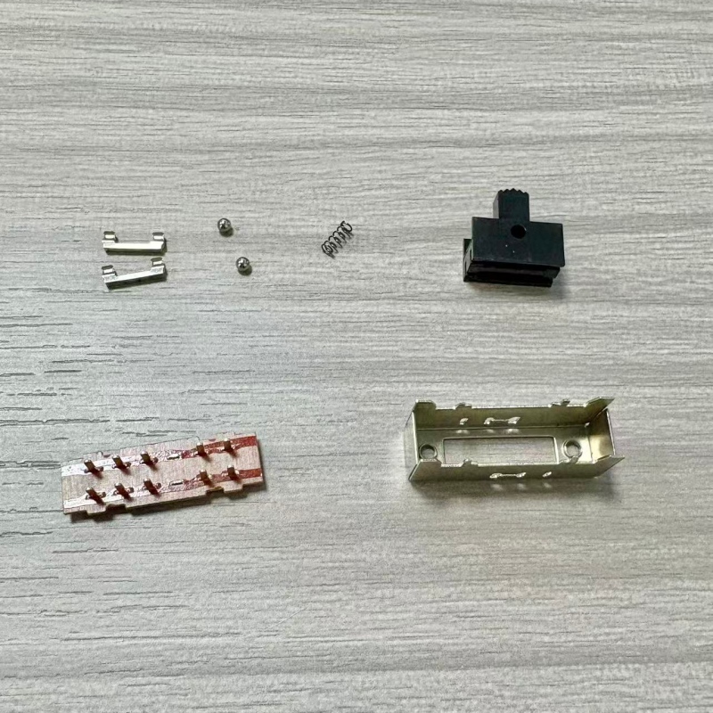 Από τις πρώτες ύλες στο τελικό προϊόν: Το \\«Ιστορία γέννησης\\\" ενός Υψηλού-Διακόπτης διαφανειών ποιότητας